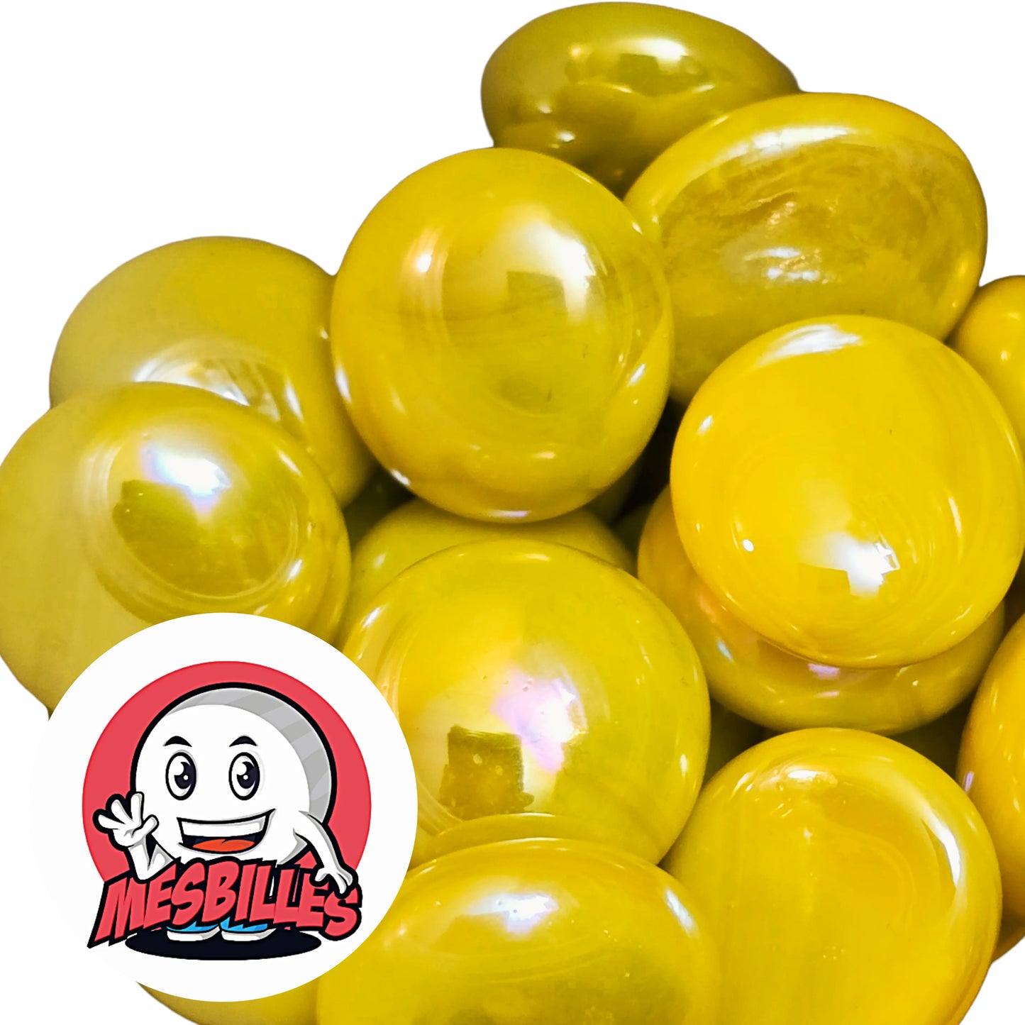 L'aspect lisse et brillant de cette bille Plate Glossy Jaune 18 mm en verre ajoute une touche de luxe à votre collection.