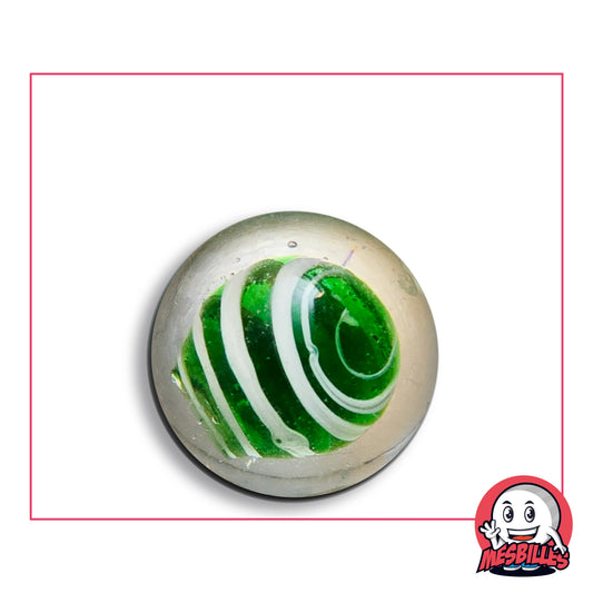 Bille Art Vague Vert en verre transparent, cœur vert franc enroulé de larges bandes blanches, vue de dessus, 25 mm de diamètre