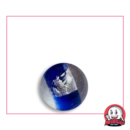 Bille Planète Bleu Nuit 16 mm Collector en verre clair traversé d'une bande bleu nuit portant une feuille d'aspect argenté froissée, vue de dessus, 16 mm de diamètre