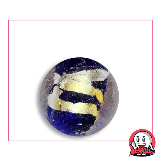 Bille Serpentin Bleu 25 mm Collector en verre clair à cœur bleu nuit entouré d'un ruban d'aspect argenté en spirale aux reflets jaune doré, vue de dessus, 25 mm de diamètre