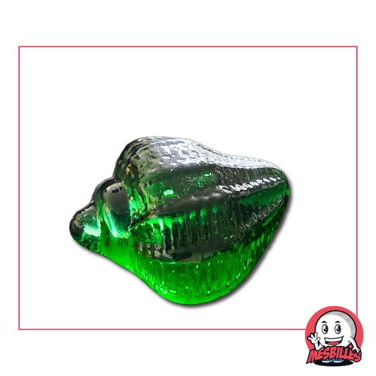 Foto de una canica verde translúcida con forma de caracol marino, 5 cm, vendida por unidades en la tienda MisCanicas.