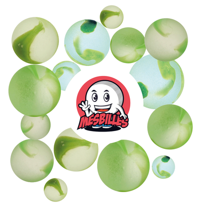 Imagen de la mascota MisCanicas rodeada de canicas Esmeriladas - Canica de vidrio Esmerilada con rayas verdes 22 mm MisCanicas