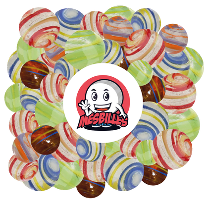 ¿Necesitas una escapada meteorológica en miniatura? Descubra la Canica Amarilla Ciclón de 16 mm. Artesanal y translúcida, esta canica atrae más miradas que las nubes cirros en un verdadero ciclón. Pequeña lección: un ciclón se forma en agua caliente; esta canica, en cambio, calienta los ánimos.