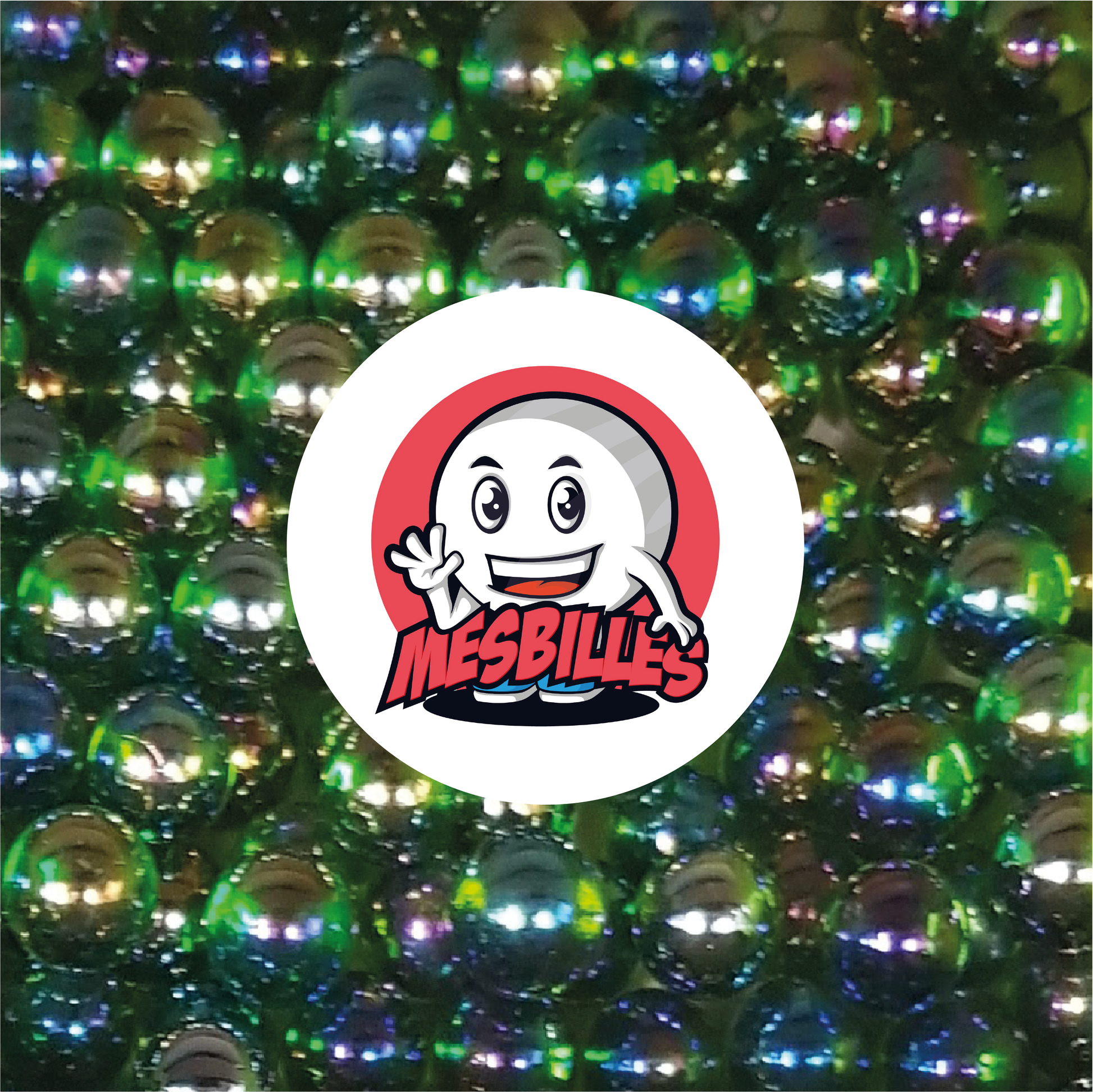 Añada un toque precioso a sus juegos con la canica Luz Verde Irisada. Cómprela y déjese deslumbrar por su brillo - MisCanicas