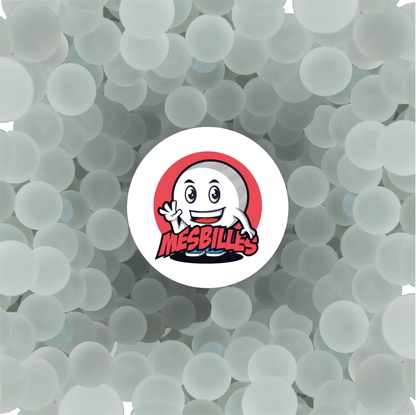 Amantes de las canicas, tenemos una joya para ustedes: nuestra canica Esmerilada, una magnífica canica de 90 mm en vidrio de Bohemia esmerilado.