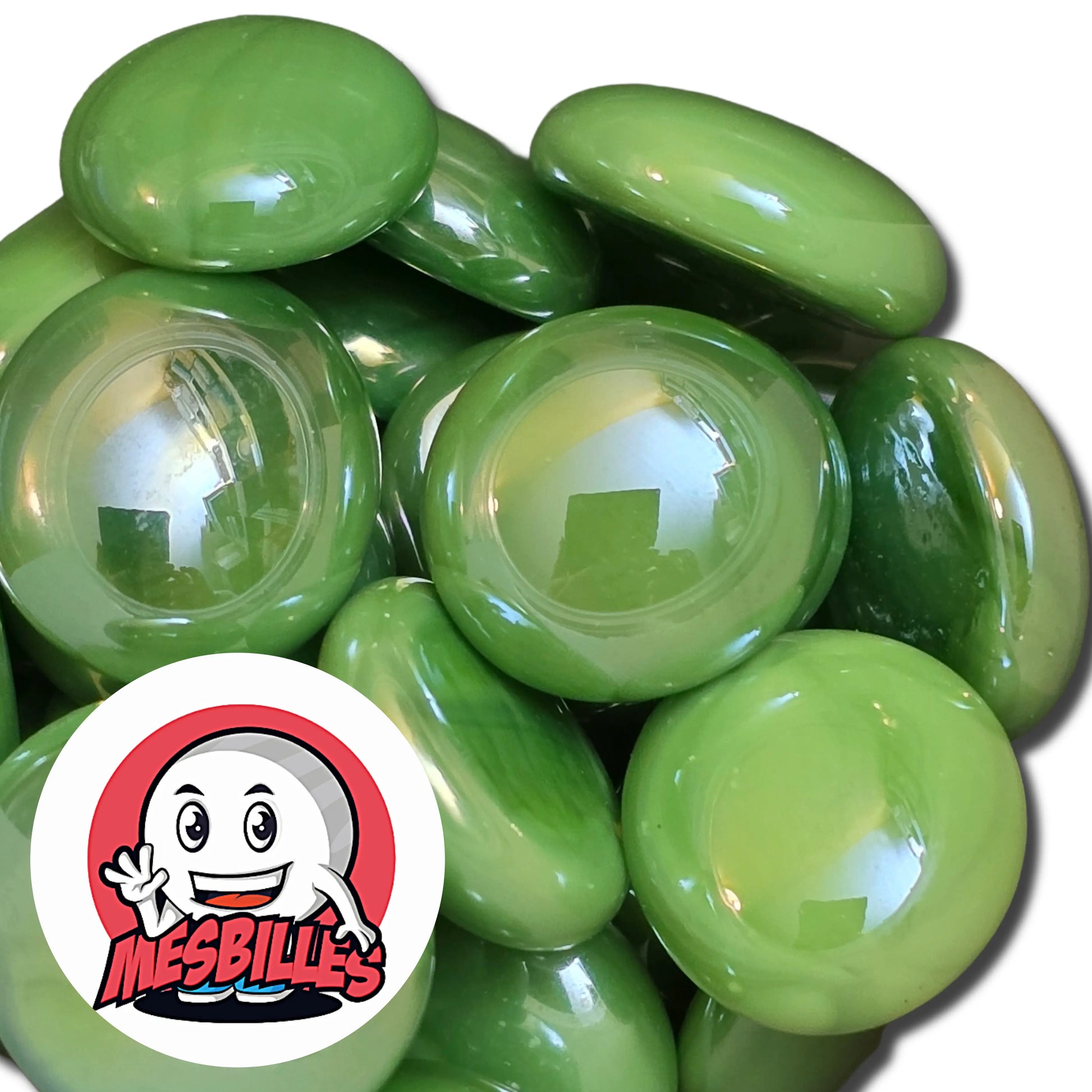 Ne manquez pas l'occasion d'ajouter cette bille plate 18 mm glossy verte à votre jeu de billes et laissez sa brillance exceptionnelle illuminer vos parties avec une allure éclatante.